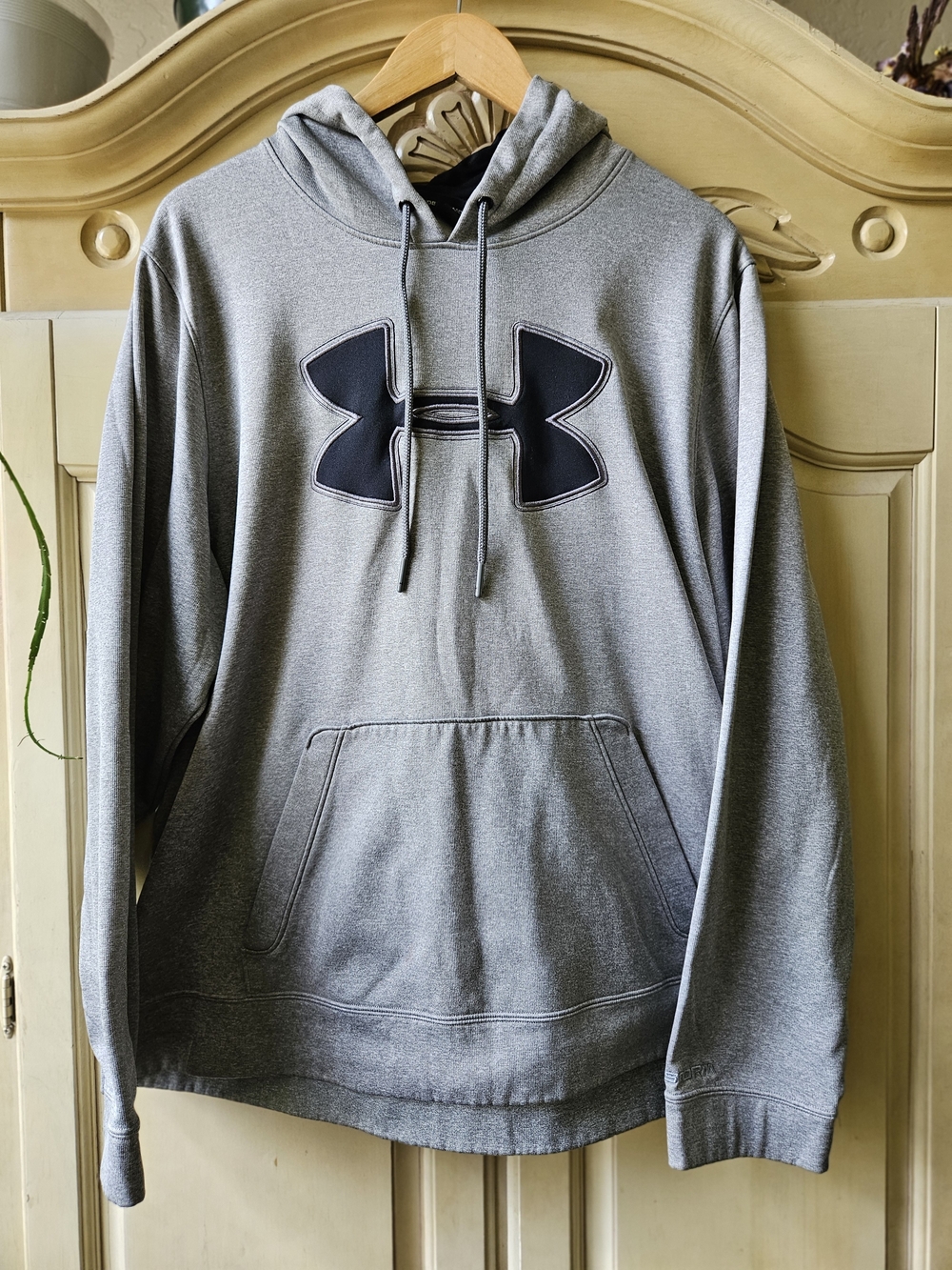Under Armour Men's Gray Pullover Hoodie